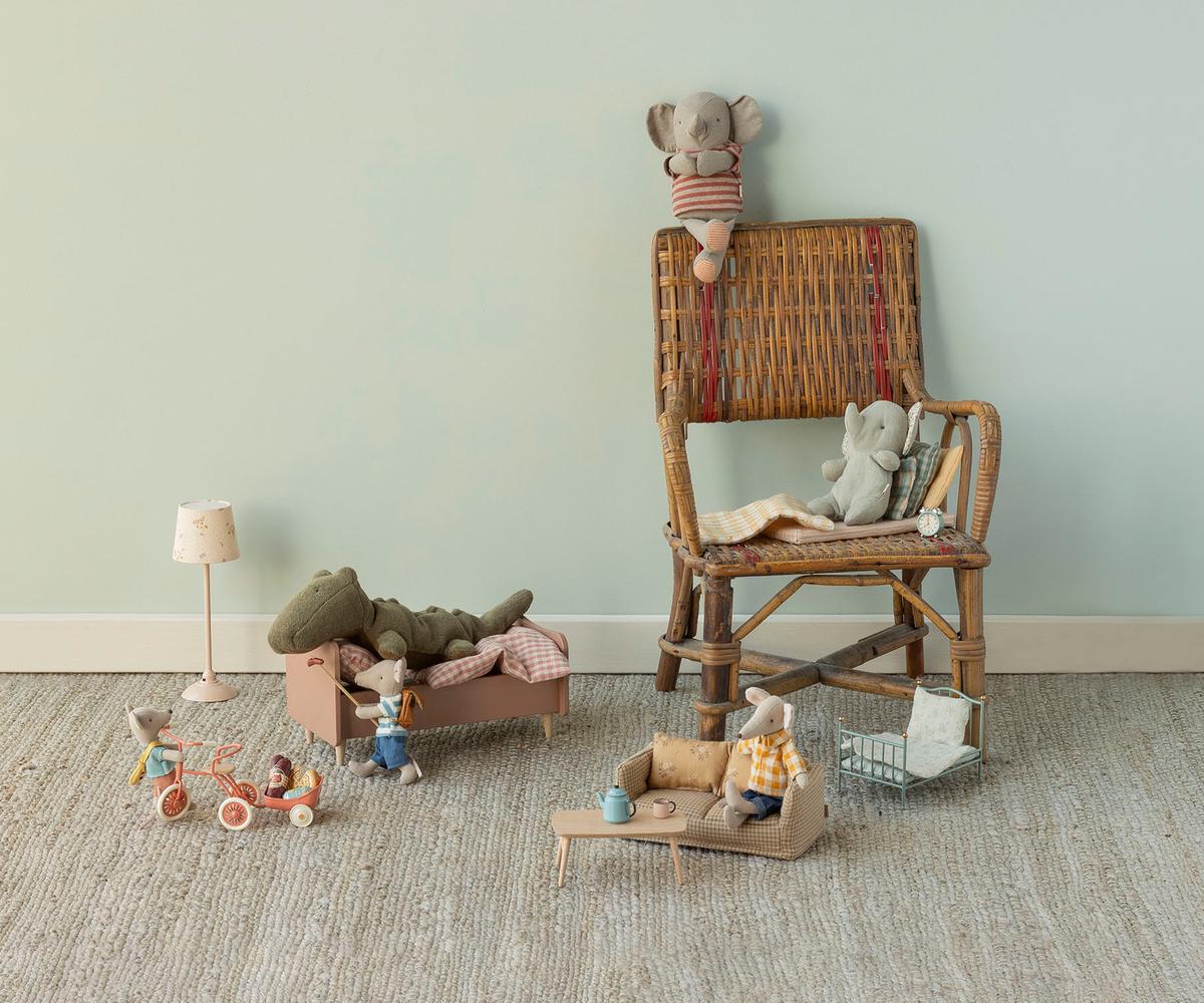 Coffee table, Mouse - Nature