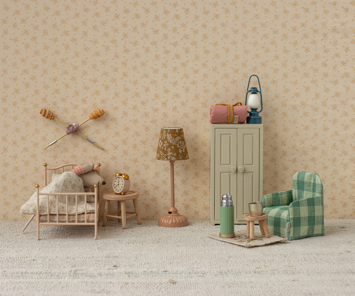 Table and stool set, Mouse
