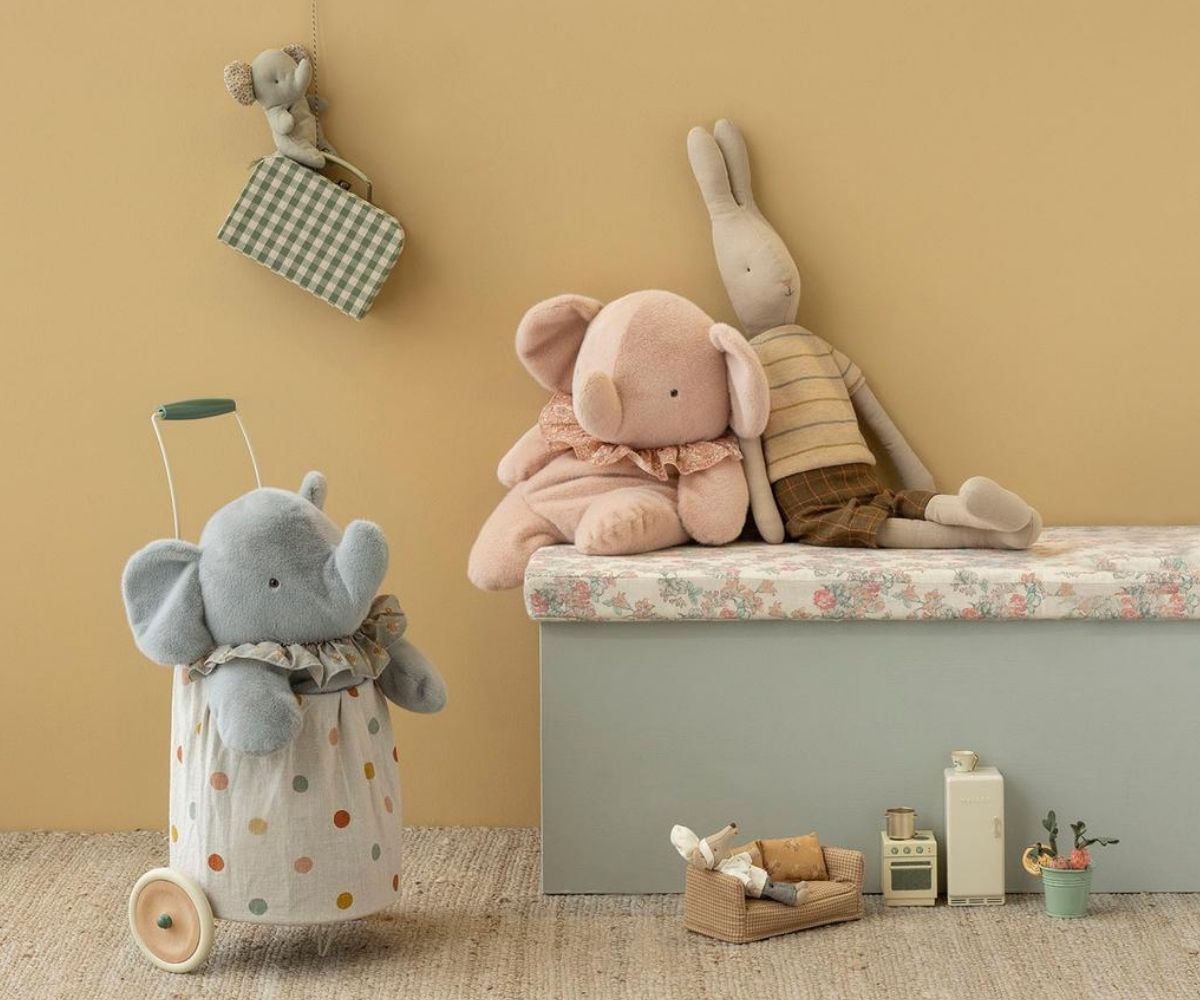 Couch, Mouse - Mable