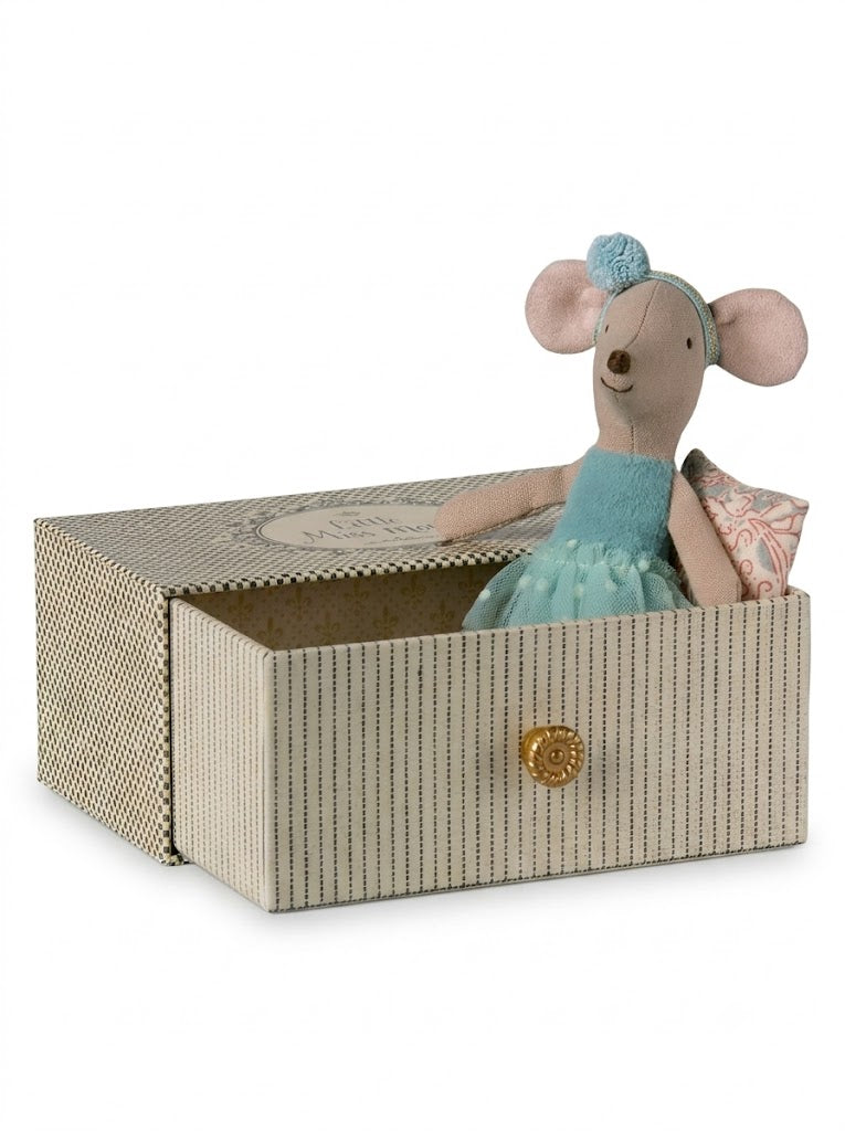 Dance Mouse in Daybed, Little Sister